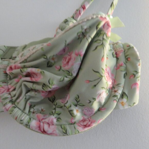 BLACKBOUGH SWIM Georgia Ruched Underwired Bikini Top in Nantucket Cottage Floral - Picture 6 of 14